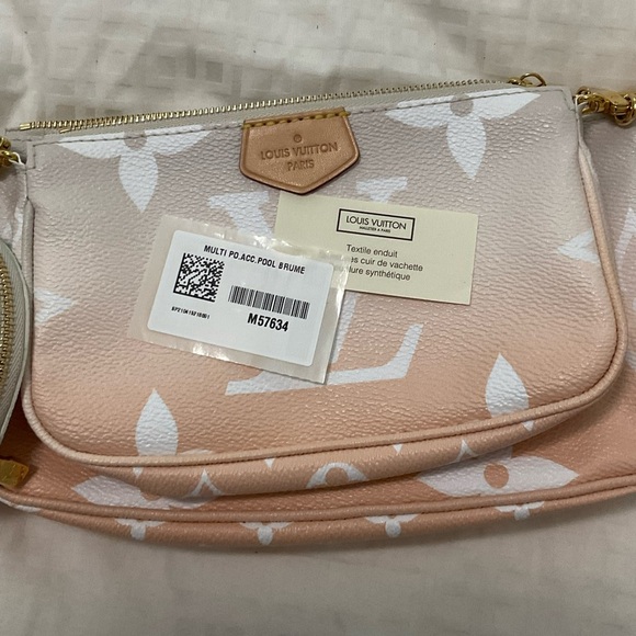 Louis Vuitton Monogram Giant By The Pool Multi-Pochette Accessoires handbag - Picture 9 of 15